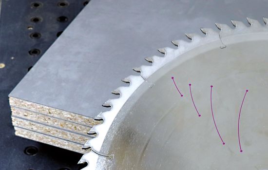The diamond-tipped teeth of the new panel sizing saw blades are additionally coated. Customers achieve an edge life that has never been seen on the market. 