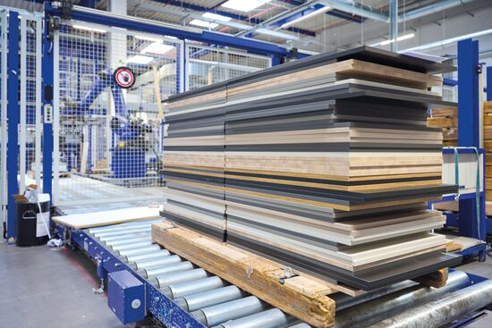 Premium braucht Präzision:  German Design Award Gewinner Ballerina stellt allein für die Korpusse seiner High-End-Küchen zahlreiche Plattenformate her – und nutzt hierfür die Hochleistungswerkzeuge von LEUCO.