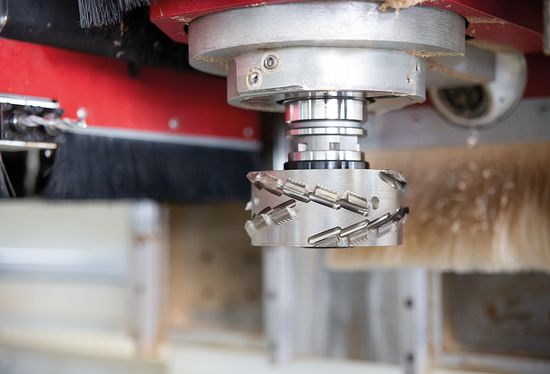 Auf CNC Maschinen setzt Voglauer seit vielen Jahren LEUCO p-System Fräser wirtschaftlich ein. 