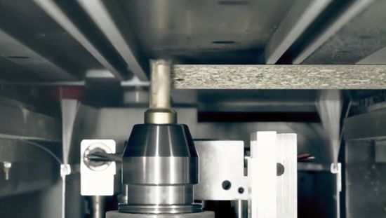 <strong>CNC vertikal, Maschinenvielfalt:</strong> Spezielle p-System Ausführungen auch für vertikale CNC