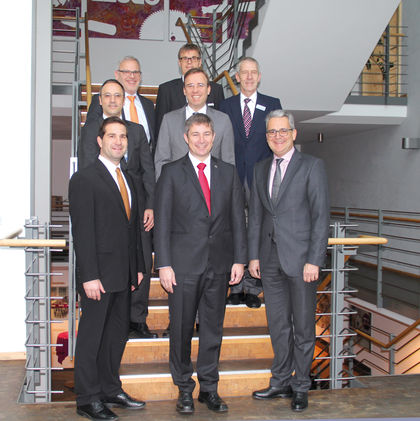Vorderste Reihe, v.l.n.r.: Hubert Deutsch (Liebherr-Werke), Daniel Schrenk (LEUCO), Dr. Dietrich Birk (VDMA)
Mitte, v.l.n.r.: Dr. Tim Nikolaou (Oskar Frech GmbH  Co. KG), Bernd Nagel (Nagel Maschinen- und Werkzeugfabrik), Hans Bühler (Optima)
Hinten, v.l.n.r.: Dr. Stefan Brand (Vollmer Werke), Ewald Westfal, ebenfalls von LEUCO