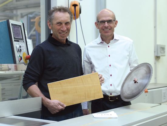 F/LIST uses the LEUCO DIAREX circular saw blade and DP panel sizing saw blade – on various materials including highly abrasive blown glass slabs. Franz Hausmann (left) is head of the pre-production department at F/LIST. Roman Edelhofer, Key Account Manager at LEUCO.