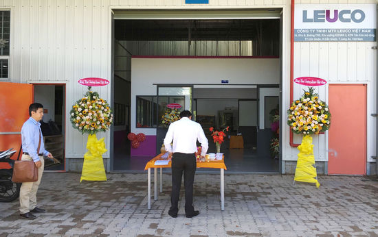 The official opening of LEUCO started with prayer offerings for luck and blessings.