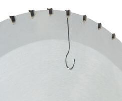 Hollow back teeth and small chip gullets characterize the saw blade, which is only 2.5 mm thick