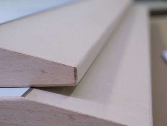 刀具离开贴面边缘时无碎口，斜角成型表面光滑 —— 可以在CNC机床上完成全部加工。 